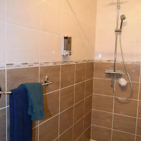 Oda ve Kahvaltı Chez Kate Et Lolo 3*