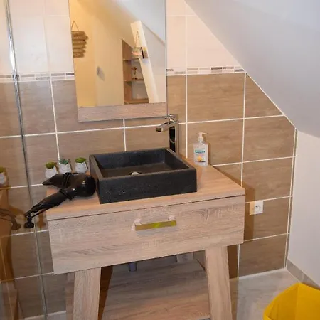 Chez Kate Et Lolo Oda ve Kahvaltı