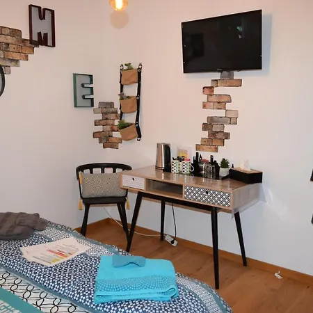 Chez Kate Et Lolo Oda ve Kahvaltı