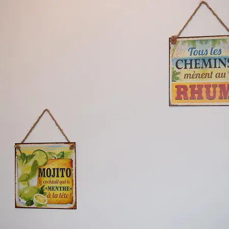 Chez Kate Et Lolo Oda ve Kahvaltı