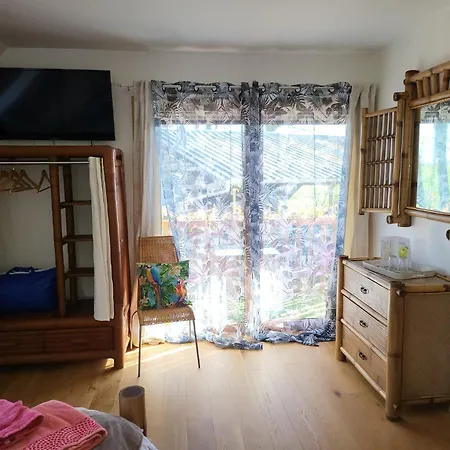 Chez Kate Et Lolo Oda ve Kahvaltı 3*